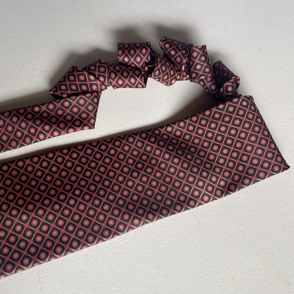 Moore’s silk tie - Picture 6 of 8